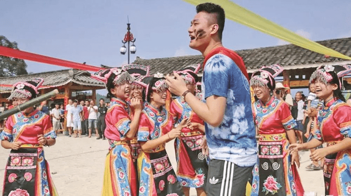 铜仁市奋力谱写好民族团结进步事业新篇章