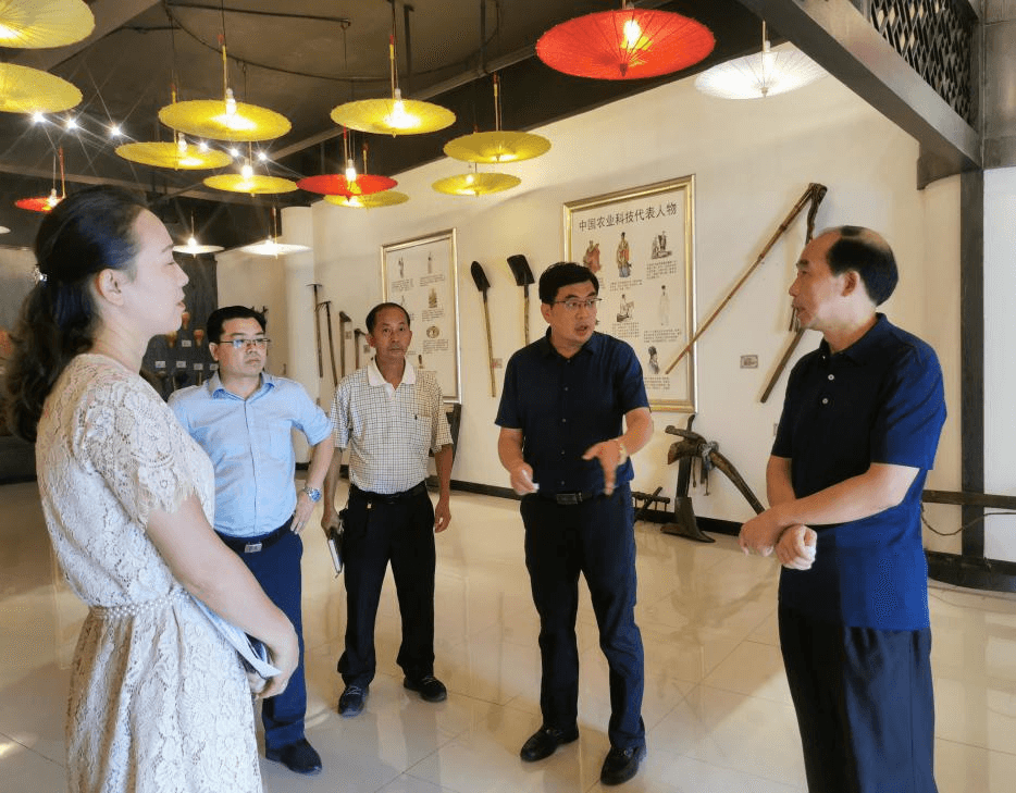市委统战部副部长、市民宗委党组书记、主任杨强到万山区、铜仁职院调研巩固提升全国民族团结进步示范市创建成果工作
