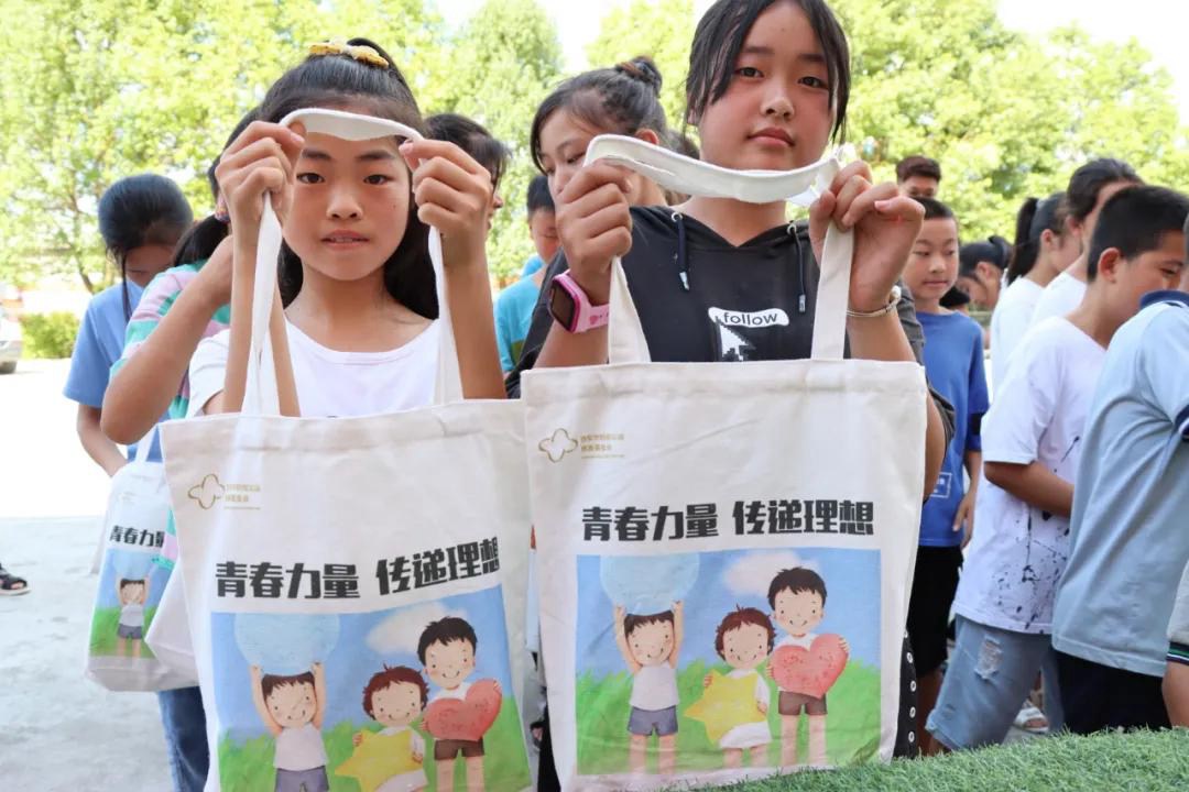 沿河大学生联合会：开展党史宣讲、科普宣讲暨“心系家乡·回报故土”爱心捐赠活动