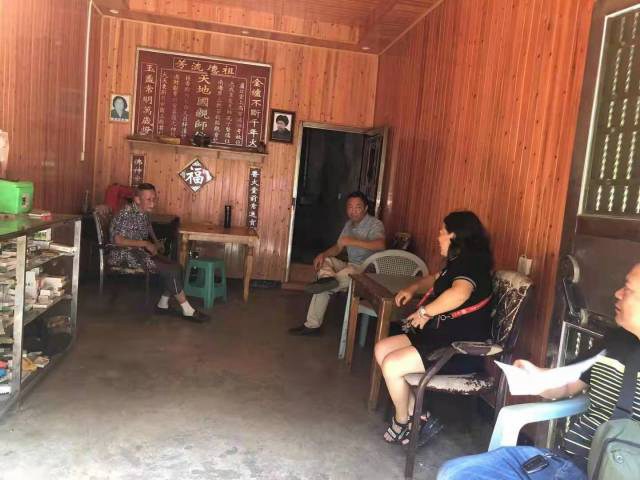 县委统战部党支部积极到社区报到 助力疫情防控