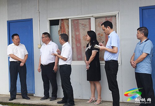 商友江到松桃开展调研