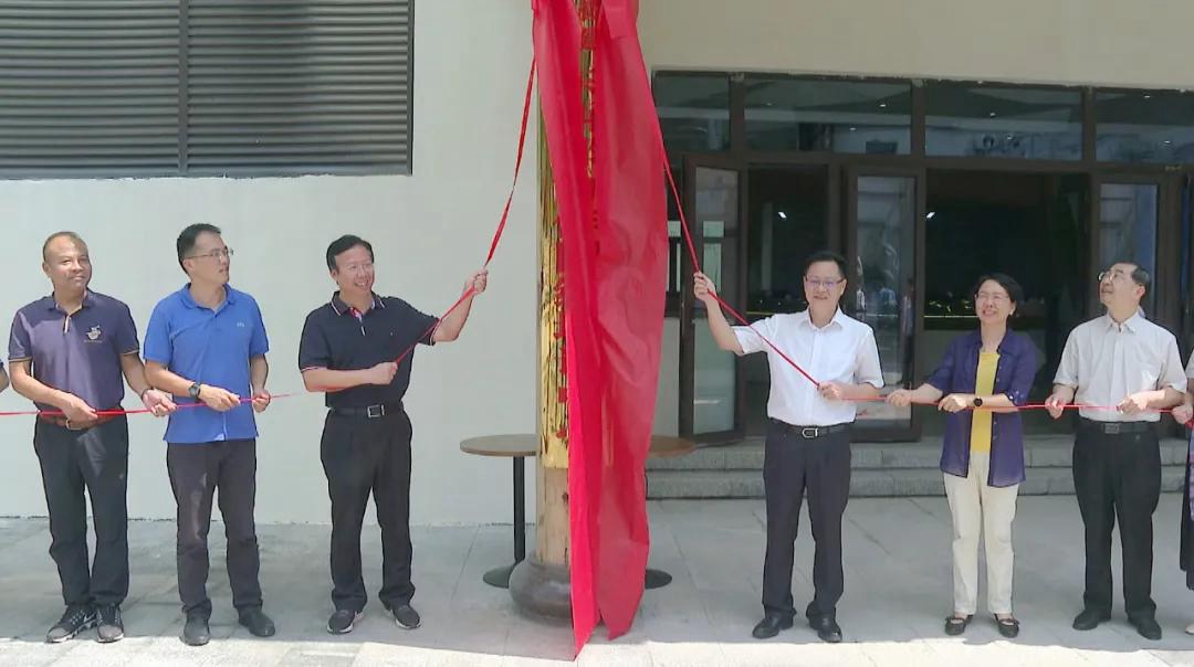 陈志伟率考察团来沿调研东西部协作工作并举行捐赠和项目签约仪式