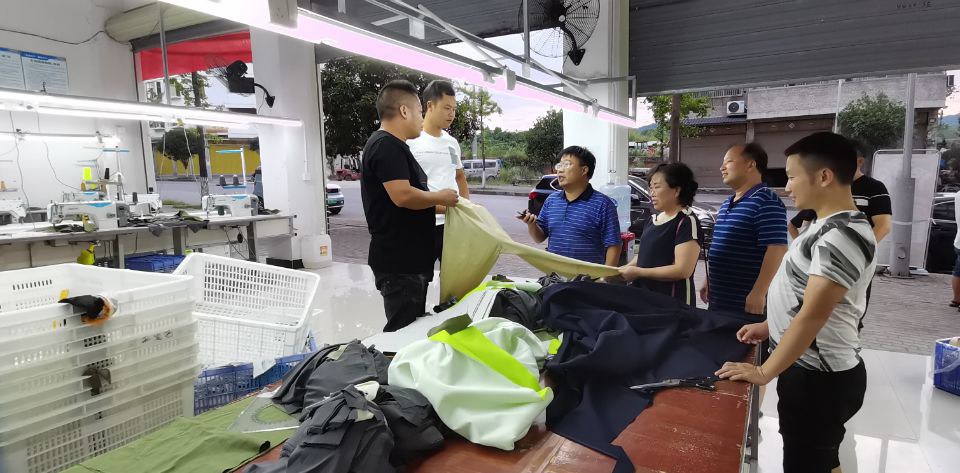 王荣海深入玉屏支部开展调研工作