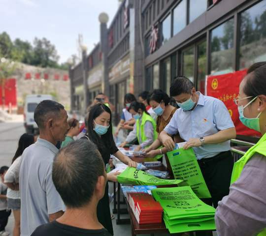 铜仁市侨办、铜仁市侨联开展“侨爱心—乡村振兴公益行”活动