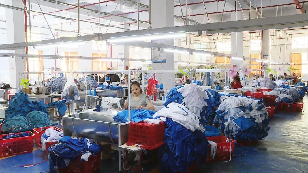 企业稳步发展 促群众就业增收