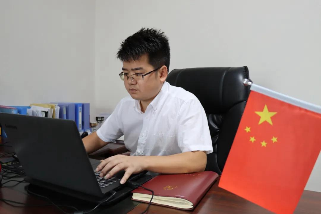 一青年被聘为“中国青年创业导师”