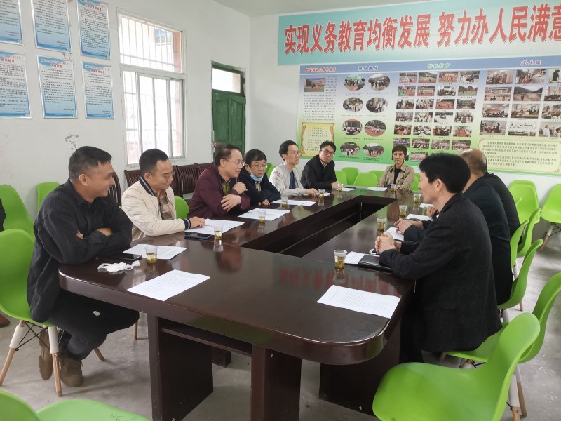 民革东莞市委会调研组来沿开展公益助学活动