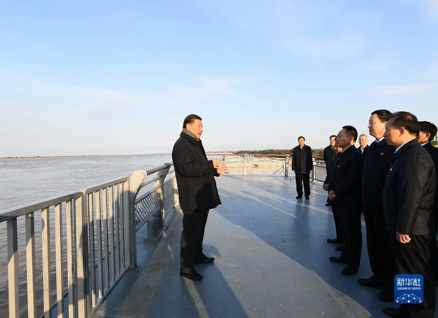 习近平：咬定目标脚踏实地埋头苦干久久为功 为黄河永远造福中华民族而不懈奋斗