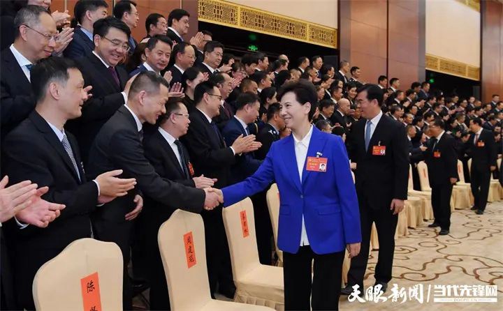 谌贻琴李炳军刘晓凯看望出席省第十三次党代会代表