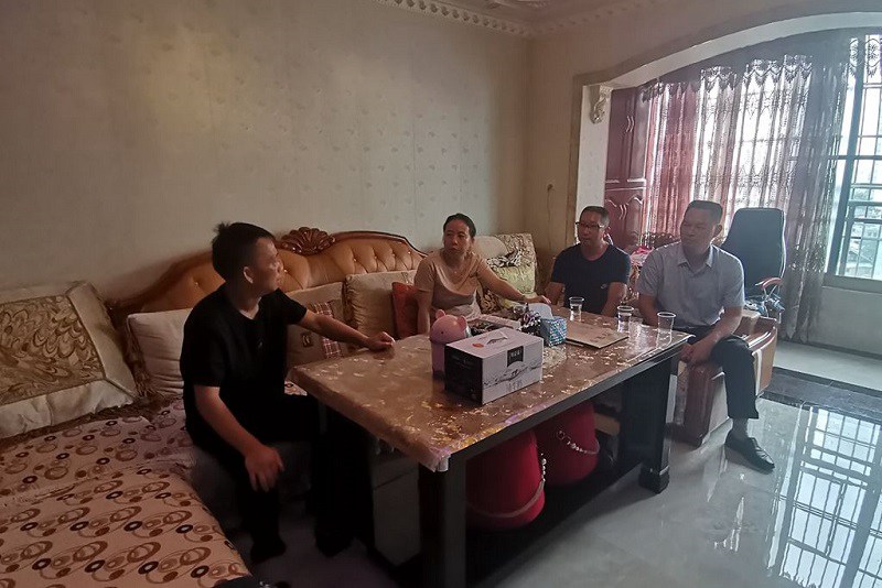 农工党铜仁市委走访慰问驰援贵阳抗疫的农工党医护人员家属