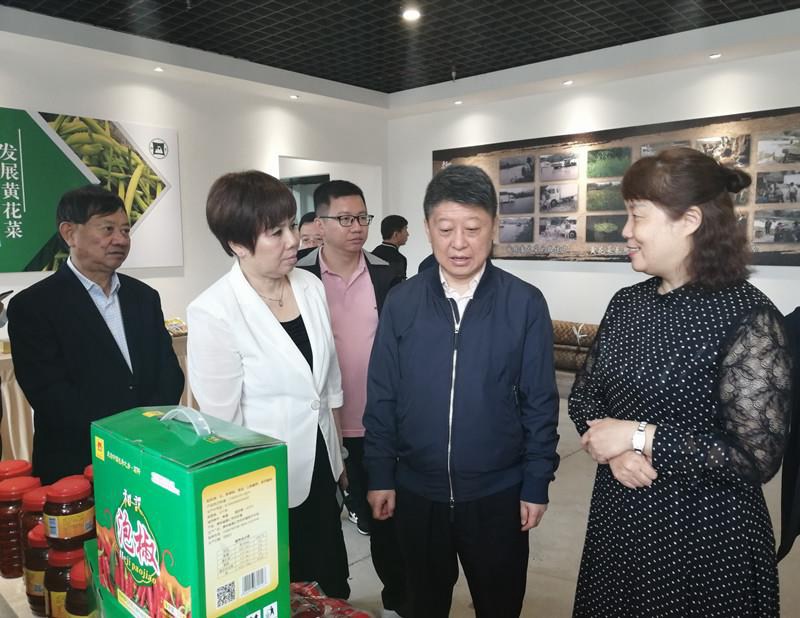 孙诚谊率队到石阡开展产业调研