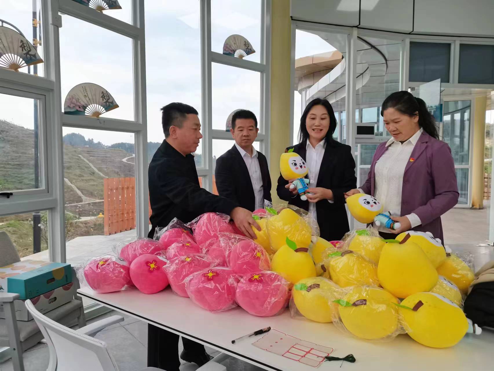 市委统战工作领导小组调研组到沿指导“同心兴铜+聚力发展”示范点建设