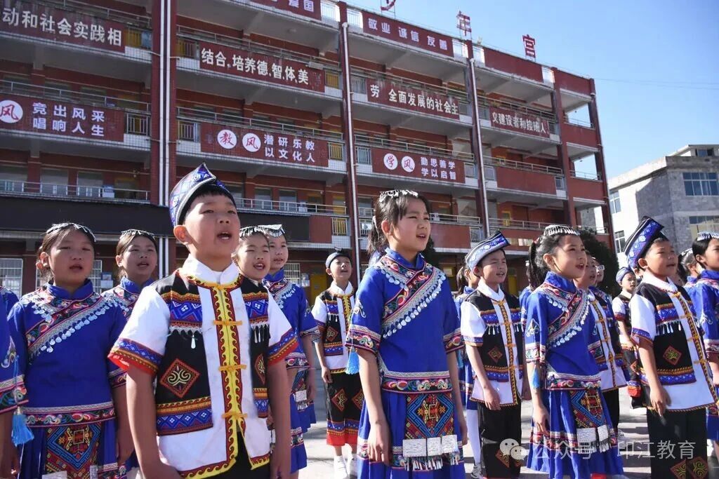 印江县沙子坡镇：非遗山歌进课堂