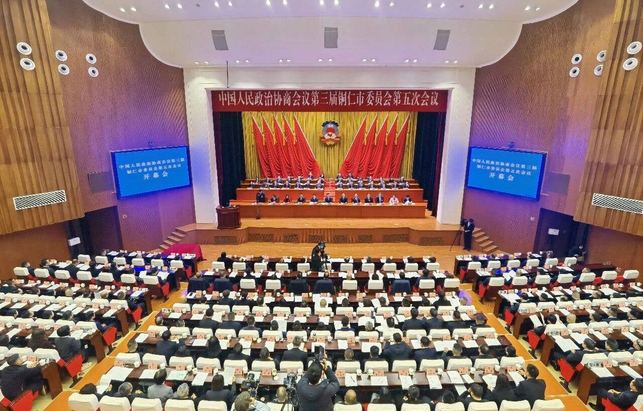 履职尽责展风采 建言献策显担当