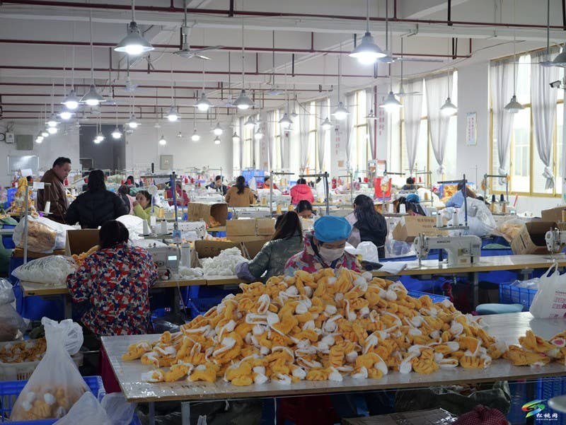 松桃：玩具企业复工忙 产业赋能惠民生