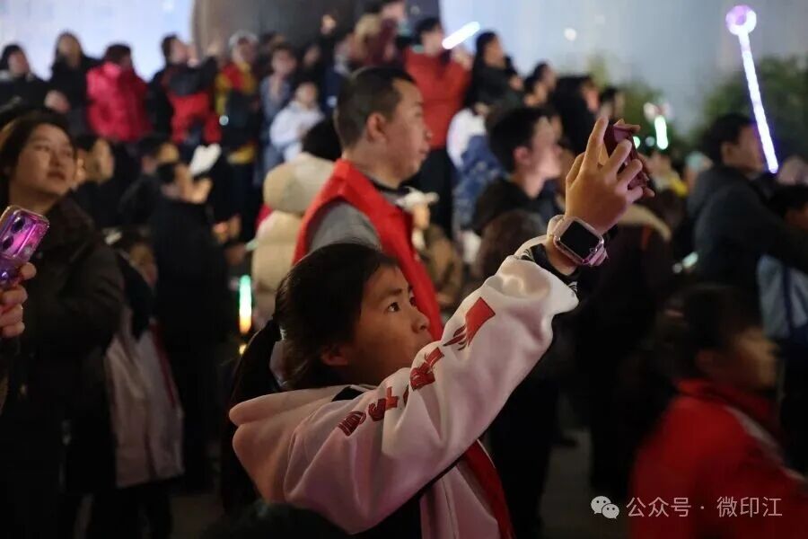 印江:舞龙嘘花闹元宵 民俗盛宴韵悠长