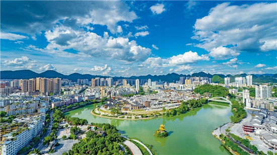 铜仁市委书记李作勋：奋力走好生态文明引领高质量发展新路