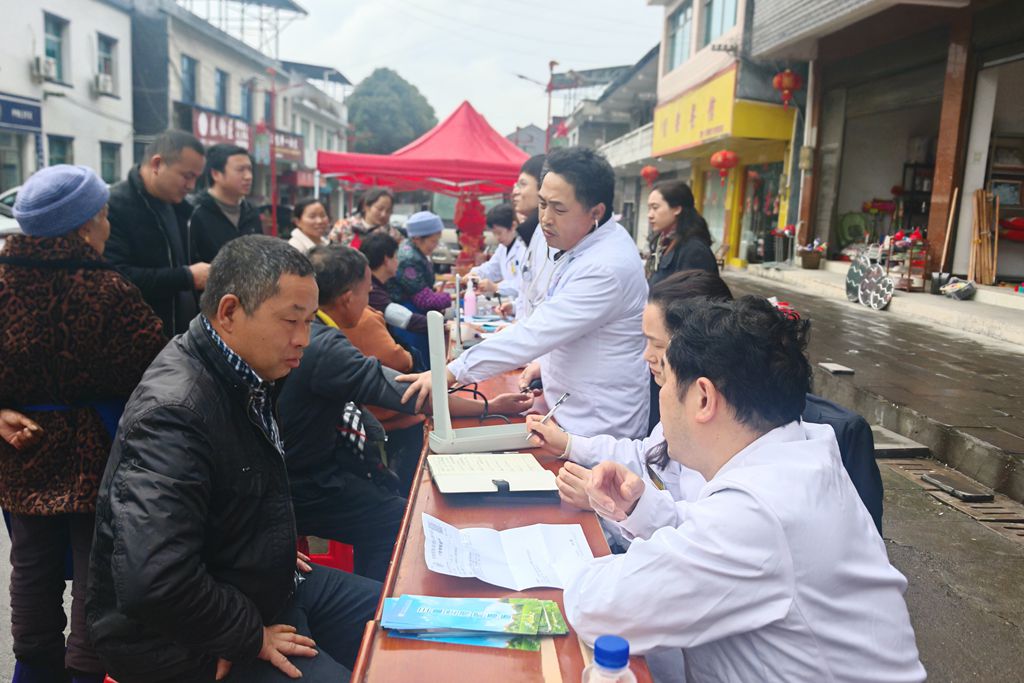 医疗服务下基层  红色精神践初心 ——农工党铜仁市人民医院支部开展送医下乡系列活动