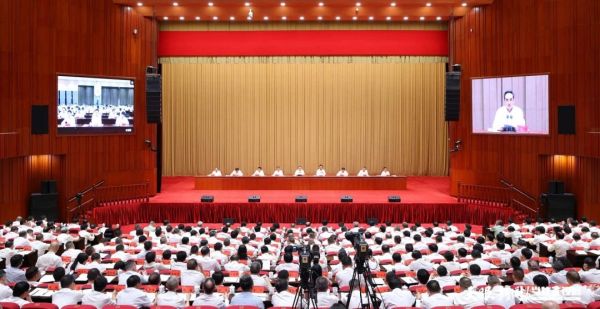 全省半年经济工作会议召开 徐麟主持 李炳军讲话