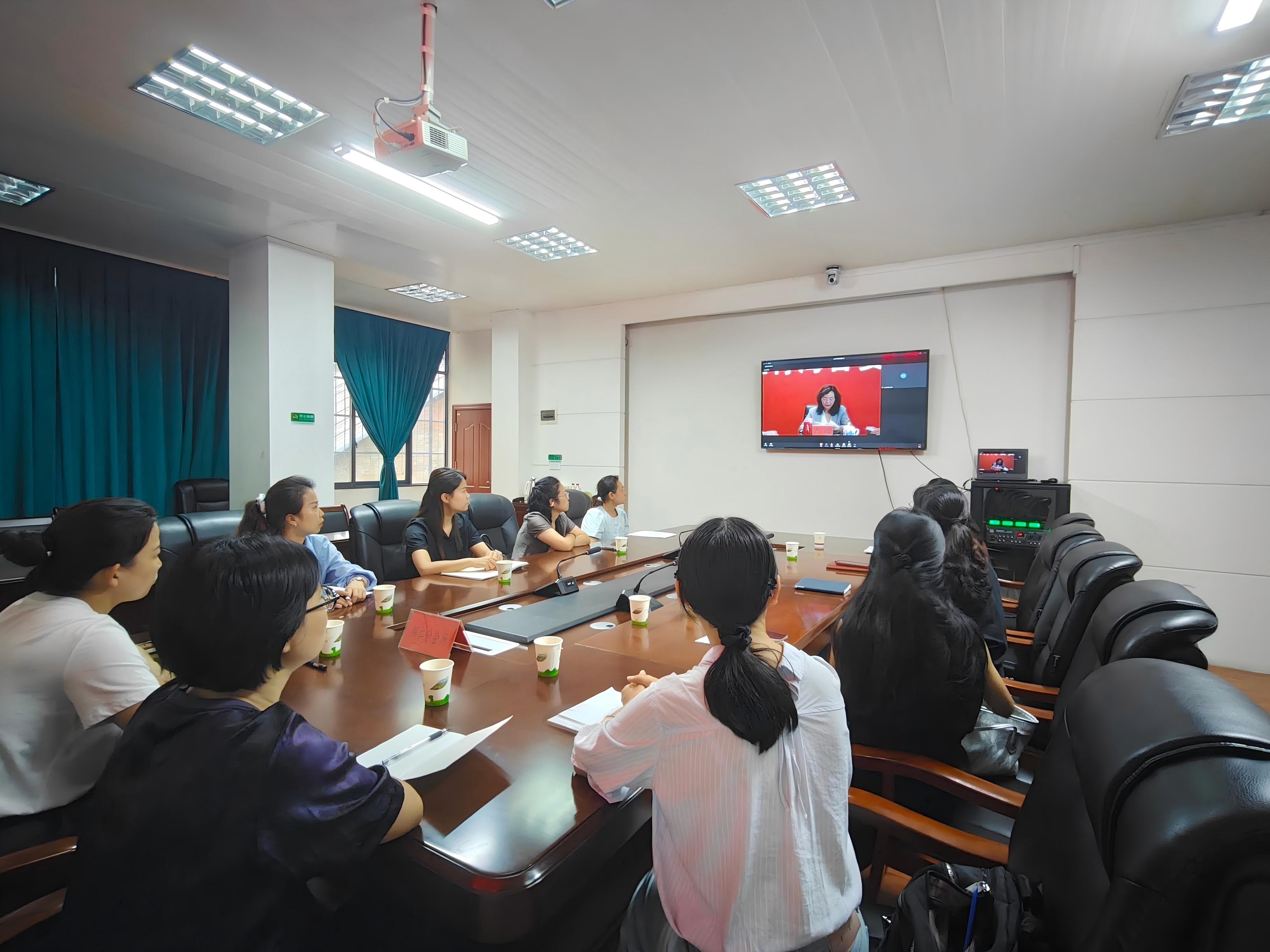 九三学社铜仁市委组织女社员参加“书香九三・巾帼共读”主题读书会